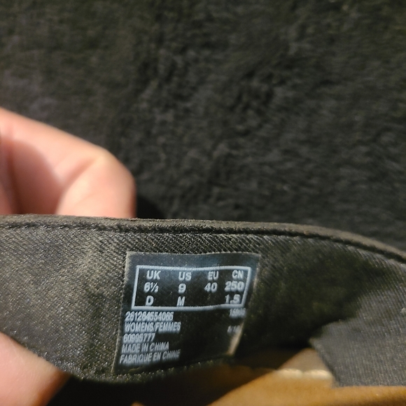 Clark's collection the Fenner nerice flop-flops - Picture 3 of 3